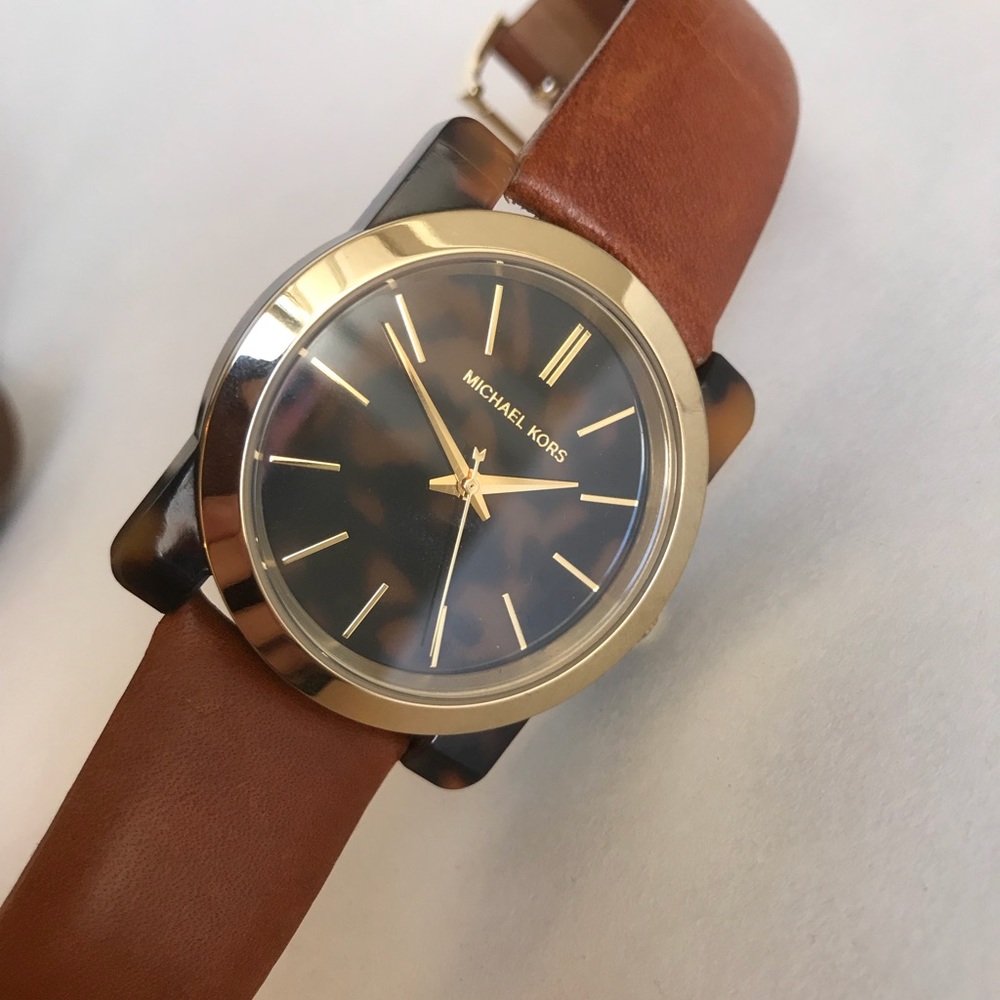Michael Kors Brown Leather Strap WMs Runway Watch